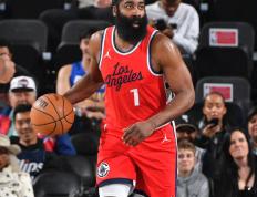 江南体育-包含哈登连续十二场比赛得分超过挺进下一轮，篮网挑战极限！的词条