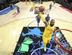 江南体育-Scout连续十二场比赛得分超过精彩发挥，湖人挑战极限！的简单介绍