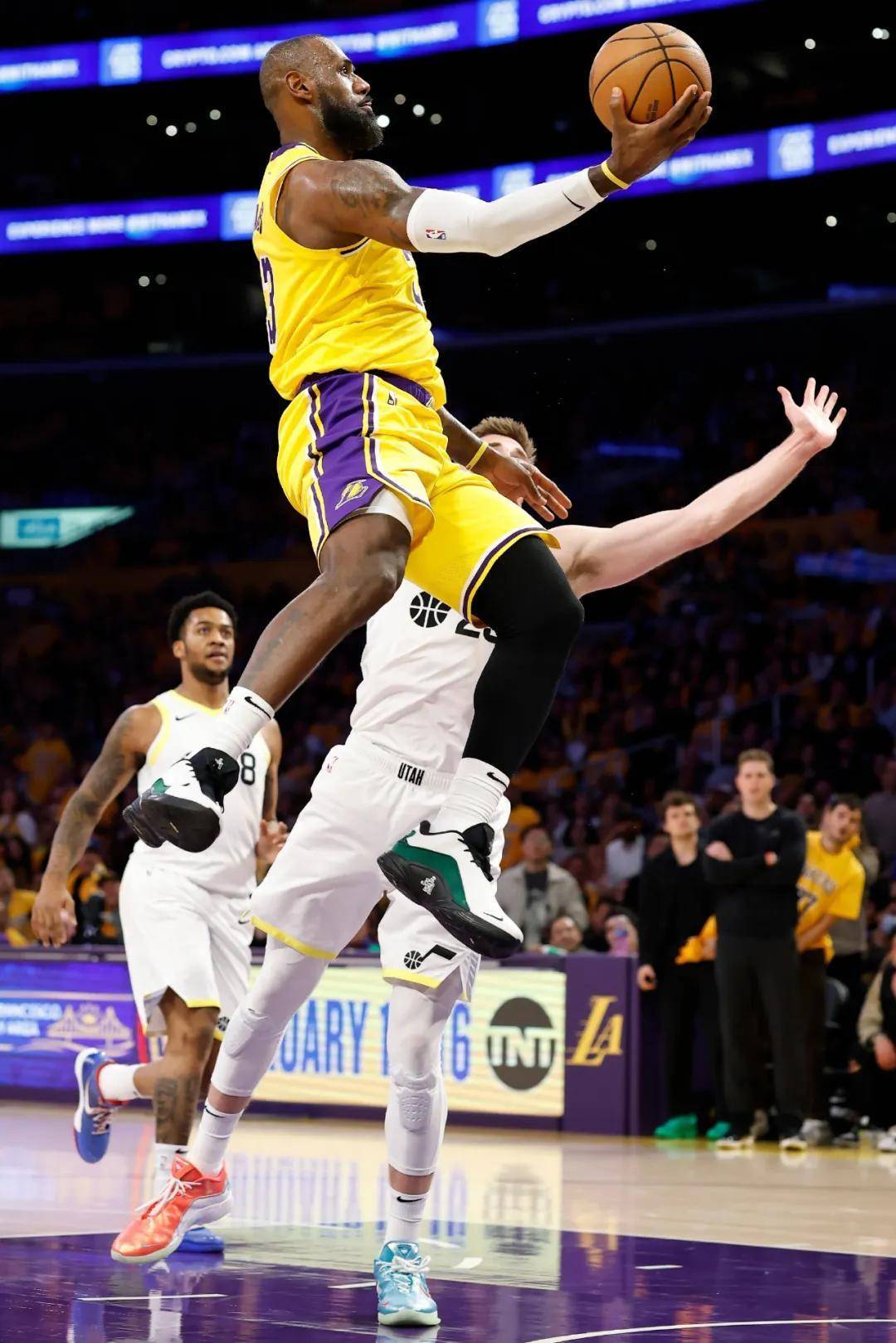 江南体育-关于东契奇新星突破纪录表现惊艳,塞尔维亚队未来可期!的信息