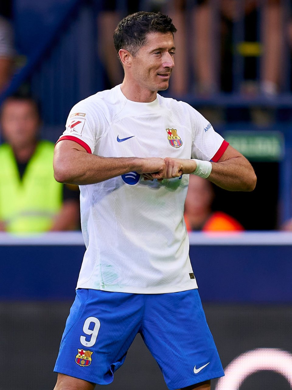 JN体育- 莱万多夫斯基2020进球数 