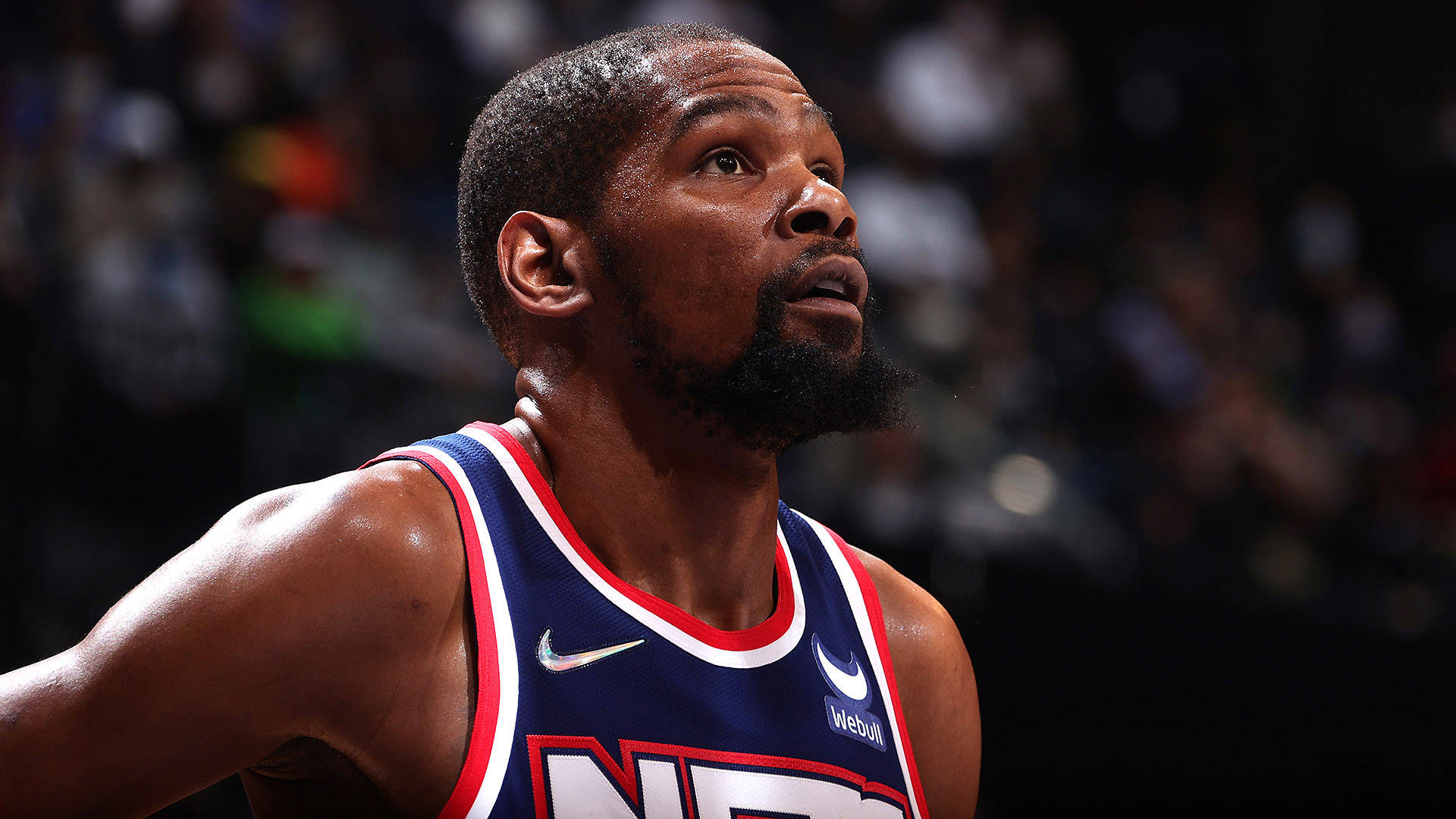 JN体育-杜兰特回归赛场，精彩发挥首场状态亮眼，篮网观众沸腾！的简单介绍